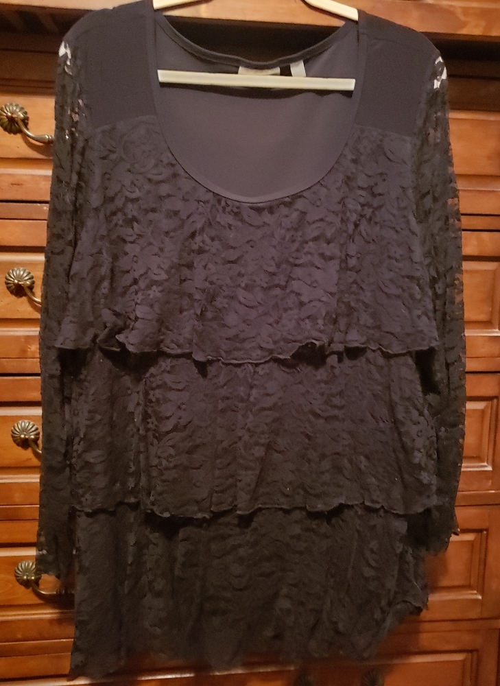 NWOT Avenue 22/24 Top